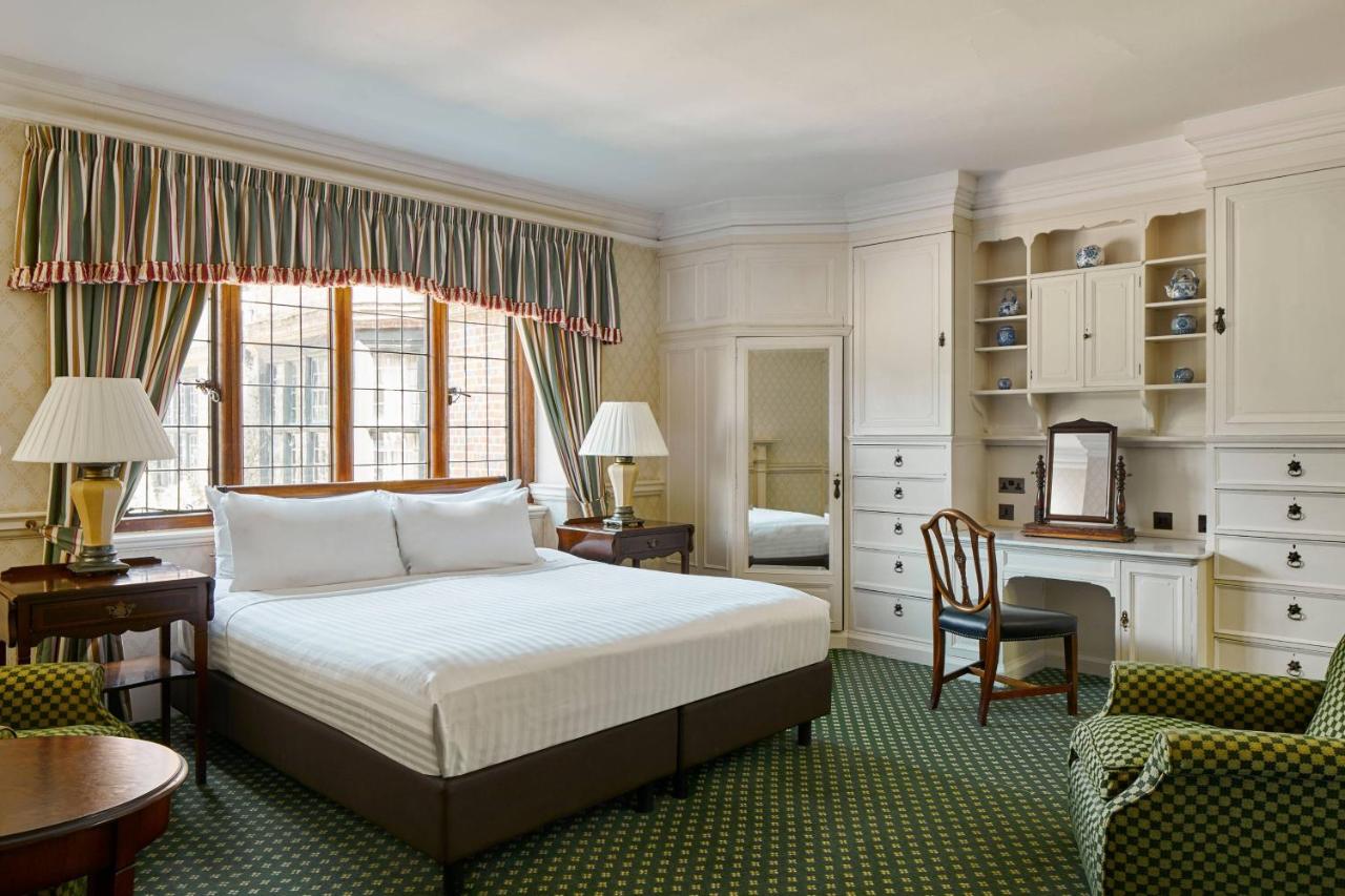 Hanbury Manor Marriott Hotel & Country Club photo