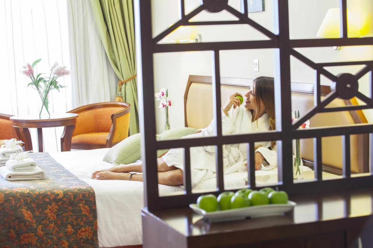 Aquamare Beach Hotel & Spa photo