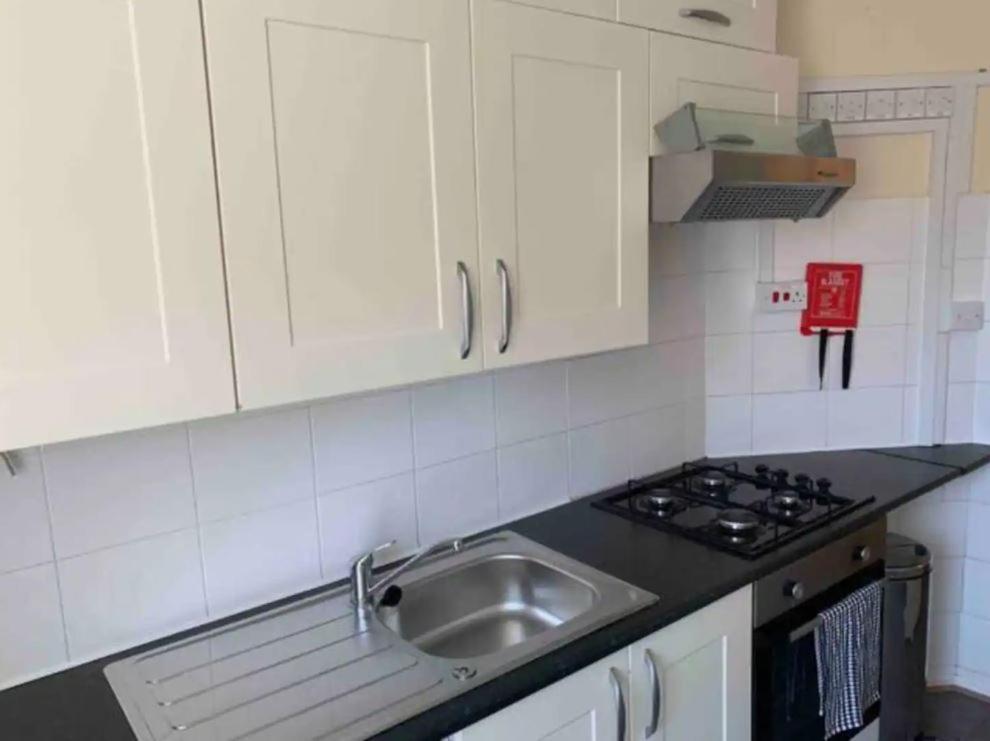 APlaceToStay Central London Apartment, Zone 1 NHG - 4