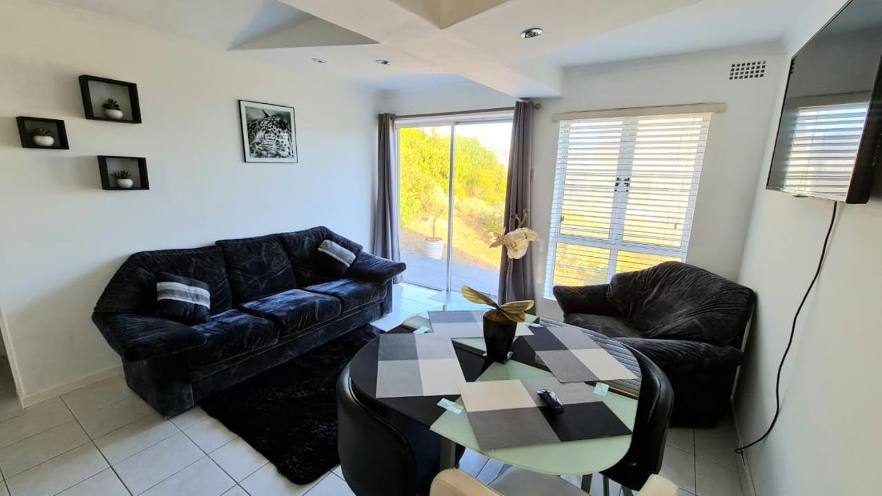 SeaViews Holiday Apartment 2 - 4