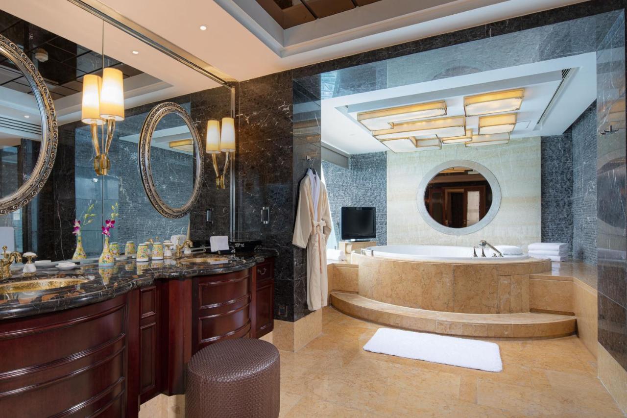 InterContinental Century City Chengdu, an IHG Hotel photo