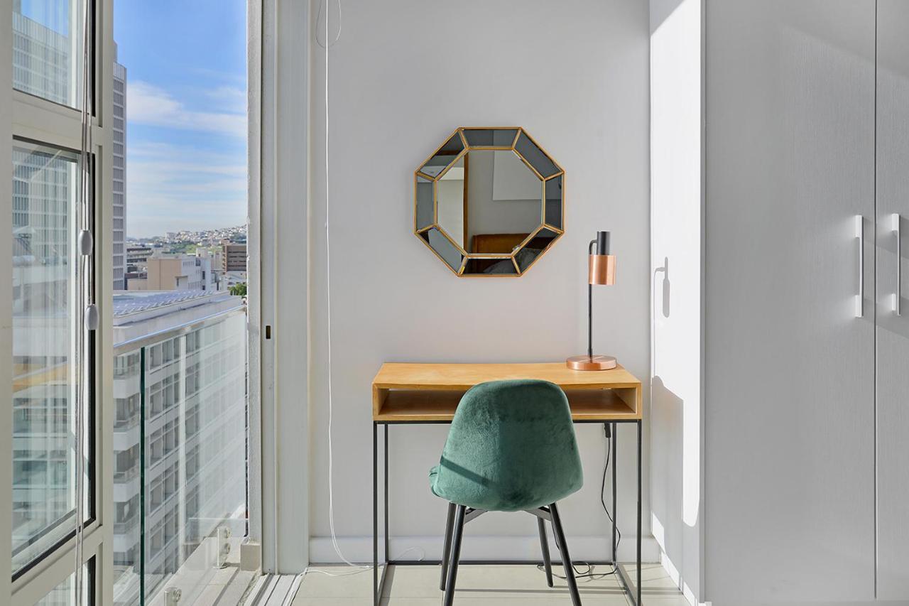 Emily - Sunny 1 bed Apartment with stunning City & Ocean Views - 4