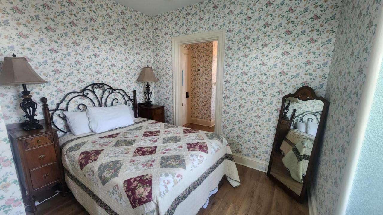 Greystone Manor Bed & Breakfast — photo 19