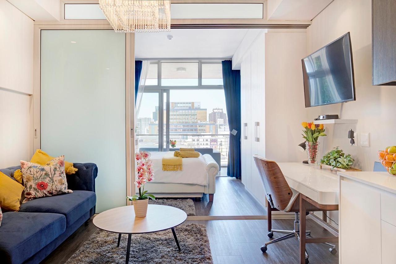 Ruby - Designer Apartment with City, Mountain, Ocean views. - 5