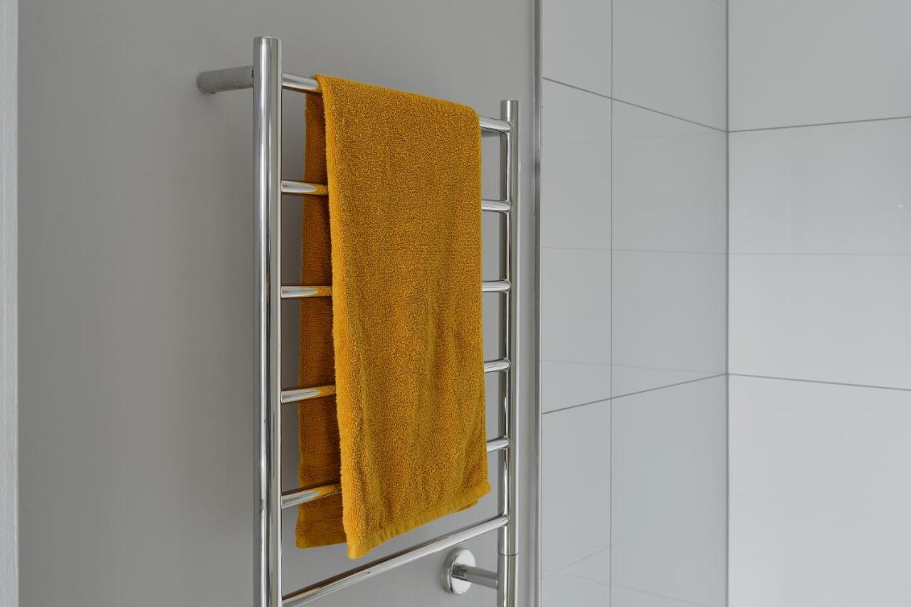 Sophia - Sunny Corner Apt, 180° Ocean, City & Mountain Views - 3