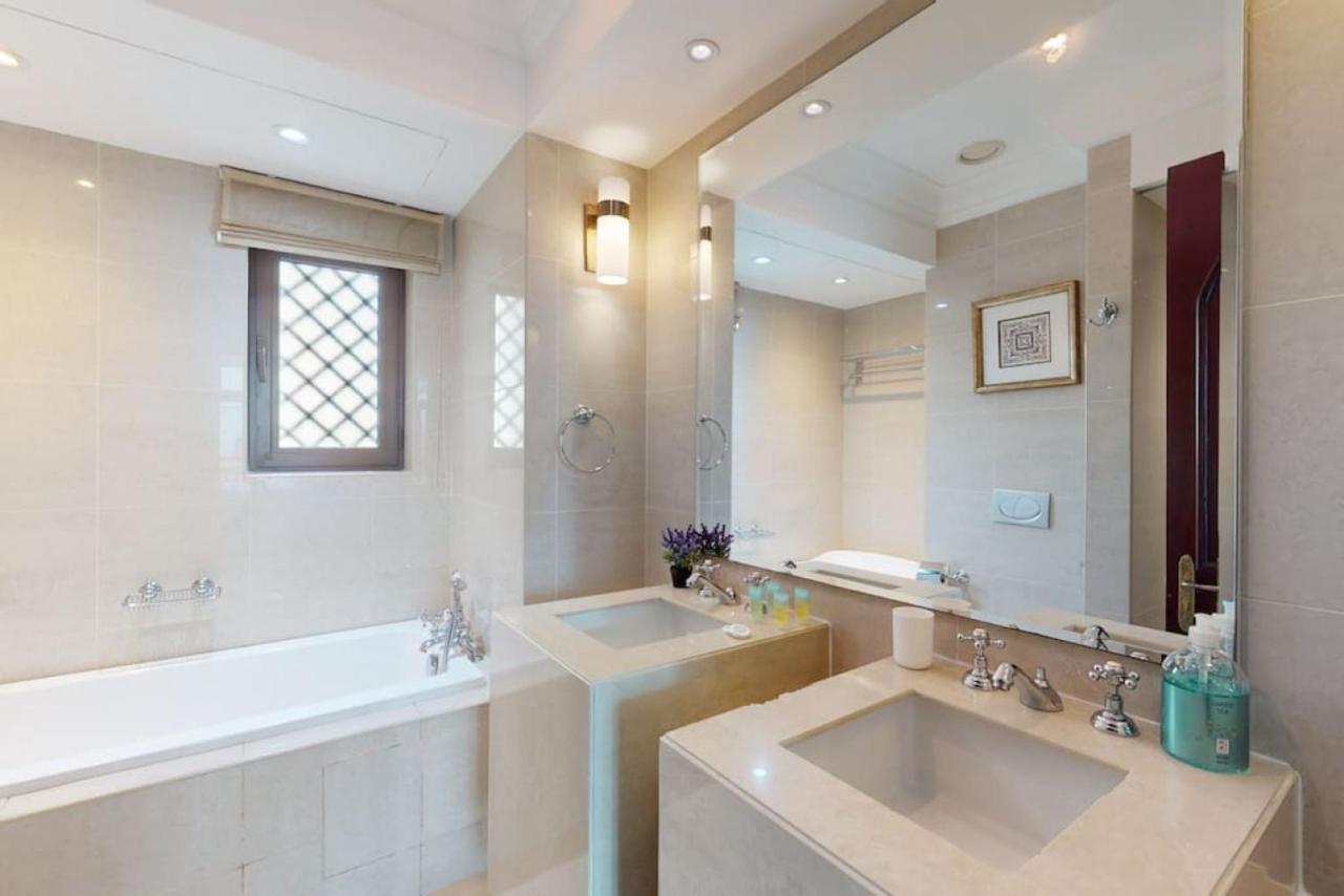 Vacationer Holiday Homes I One Bed with Dubai Fountain View I Souq Al Bahar - 3