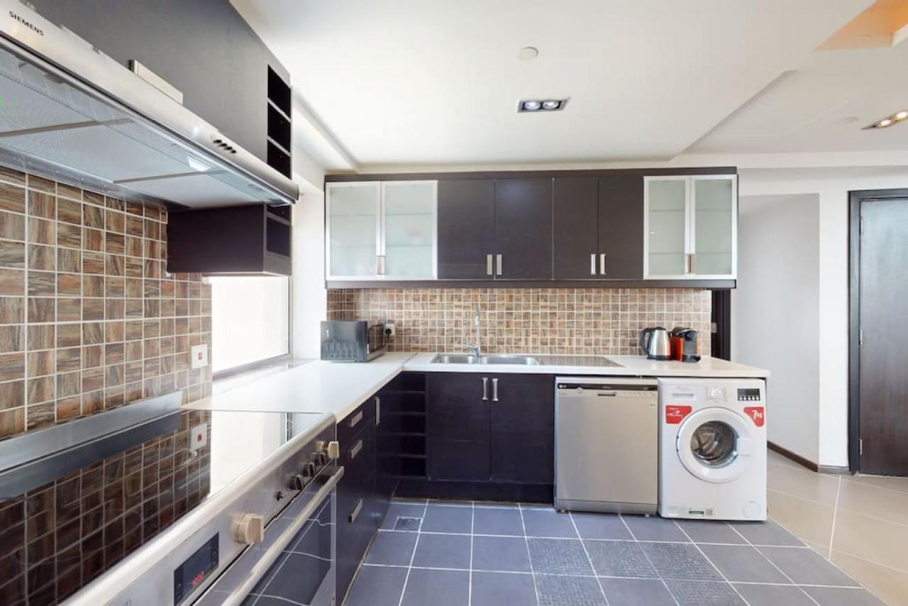 Vacationer Holiday Homes I Opulent Three Bedroom I Bahar 1 - 5