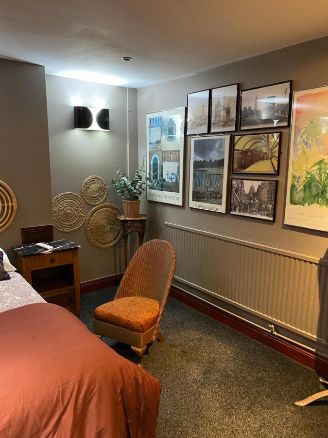 PAVILION ROOMS AT NO. 26 - 2