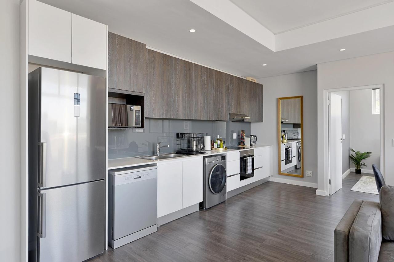 Lyra - Chic Urban Apartment living in the heart of Cape Town - 2