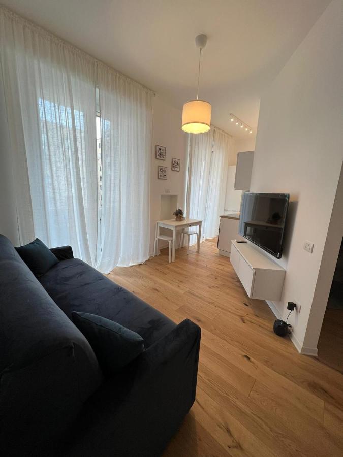 Piazza Dante 9 Genoa Center Town