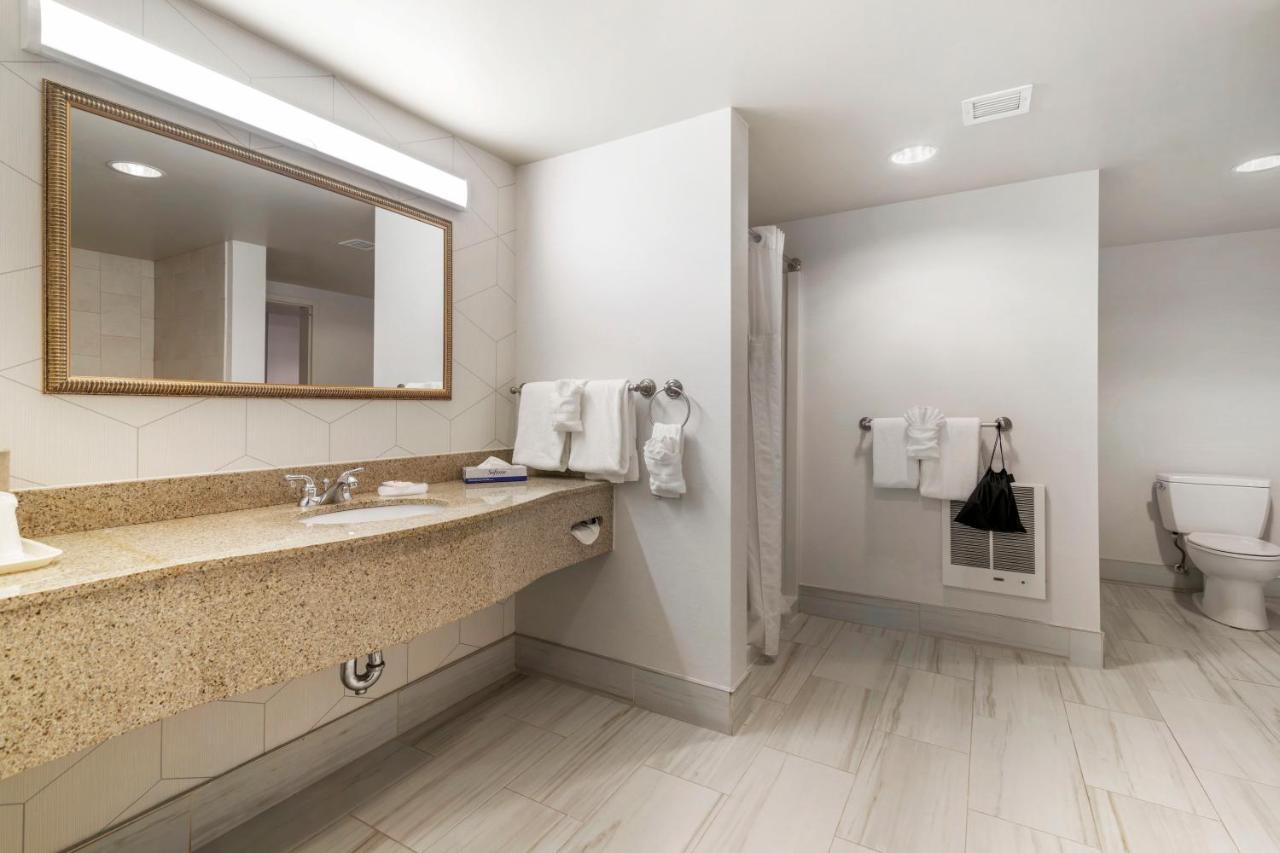 Cloud 9 Inn & Suites Lake George — photo 3
