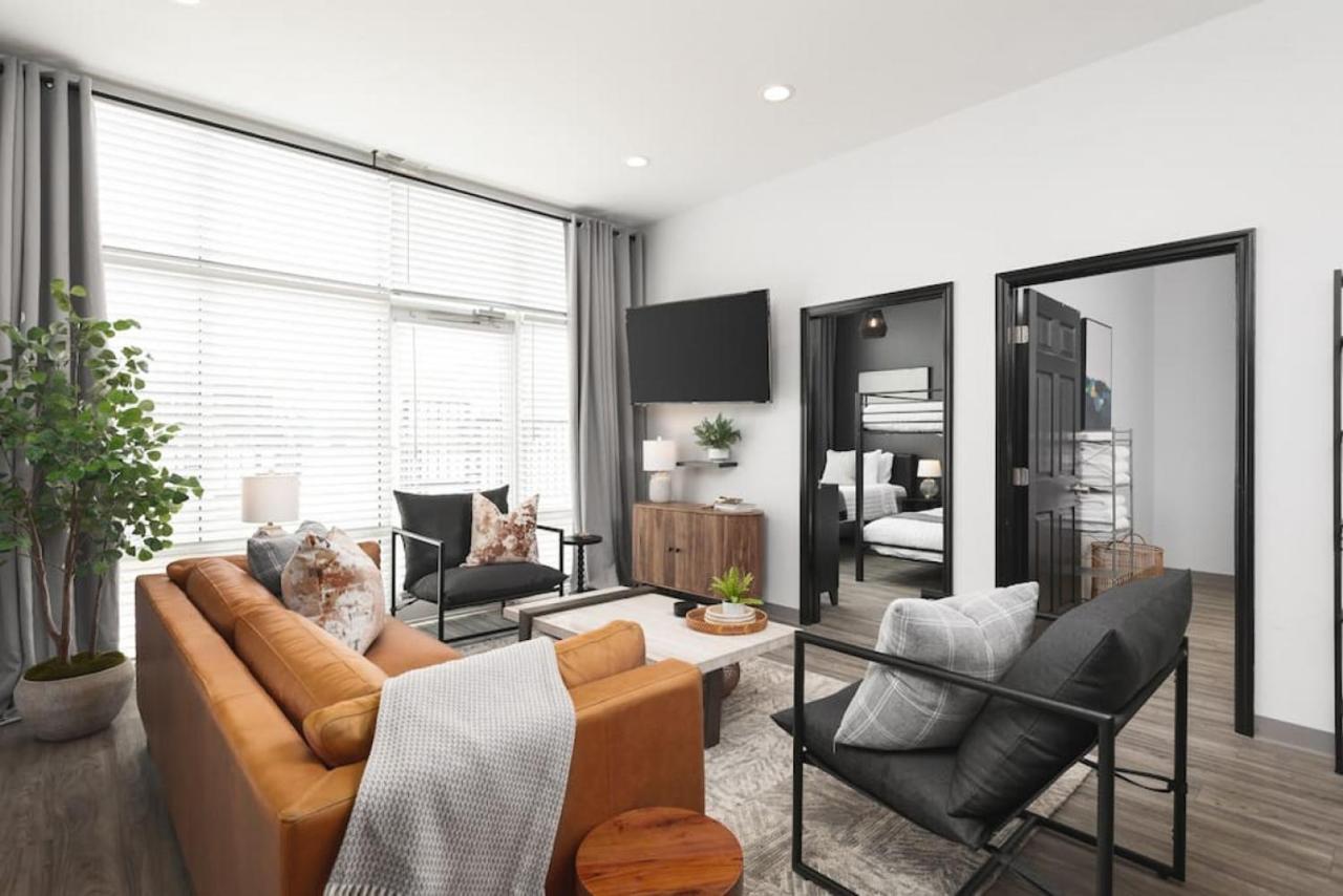 Modern Comfort Condo Only 2 Mile to Downtown Broadway - 4