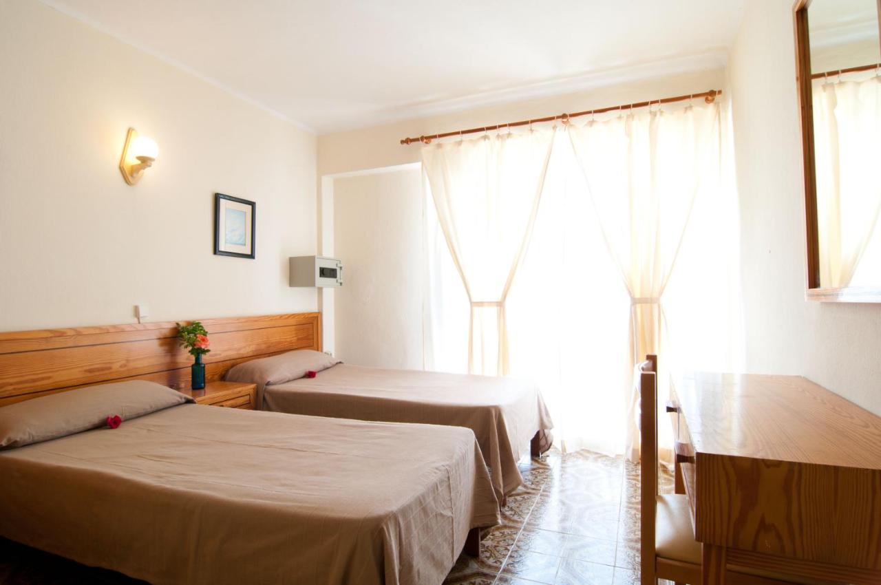 Guesthouse Hostal Montesol, Cala Ratjada, Spain - Booking.com