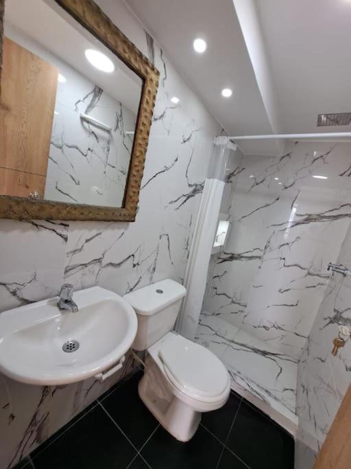 Apartamento moderno cerca del aeropuerto - 2