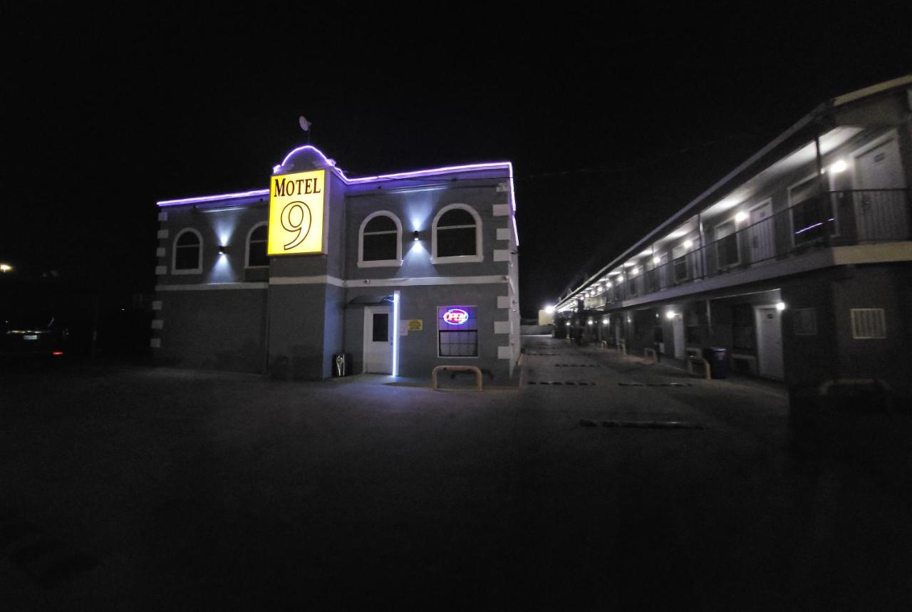 Motel 9 — photo 10