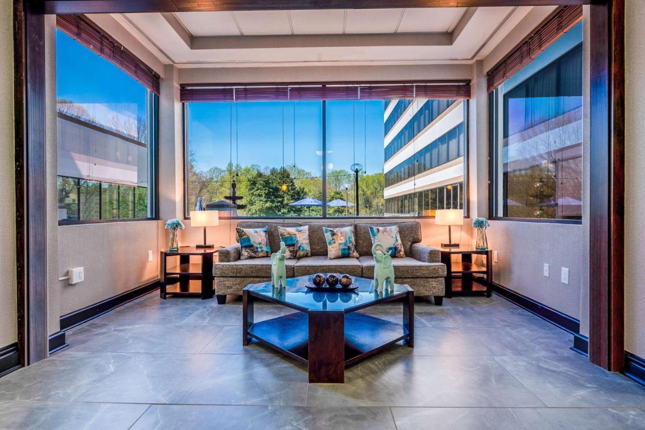 Image: DoubleTree by Hilton South Charlotte Tyvola