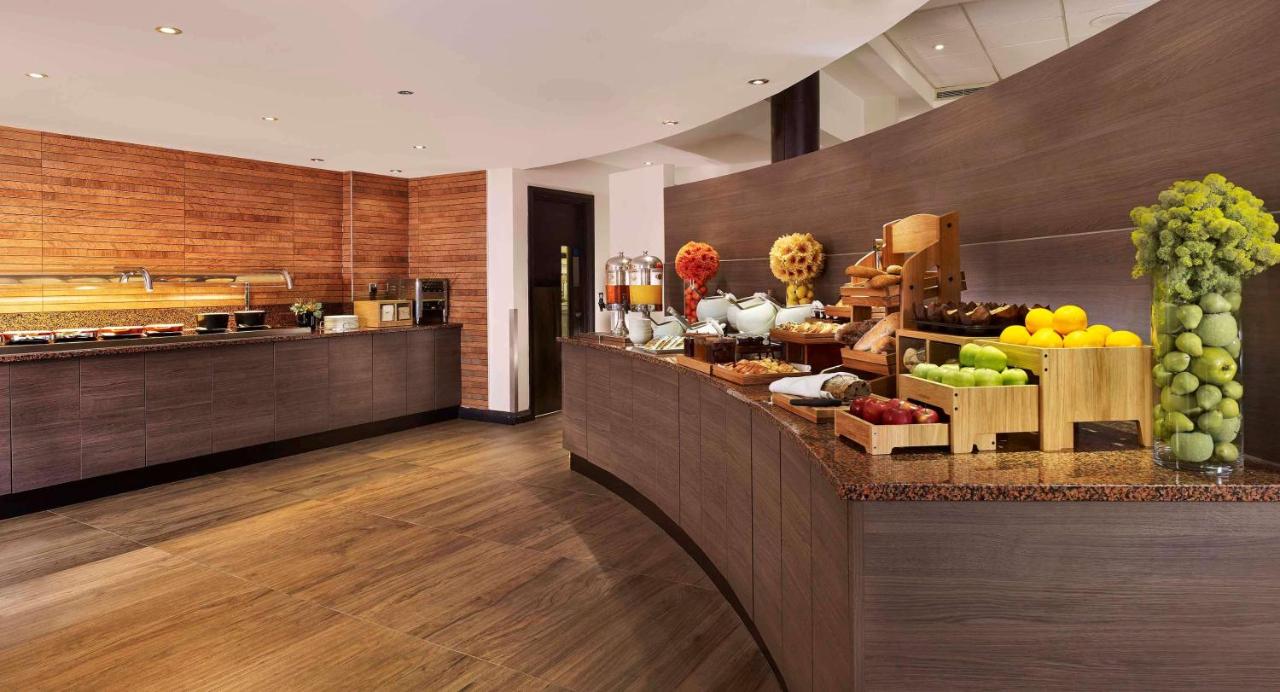 DoubleTree by Hilton Woking photo