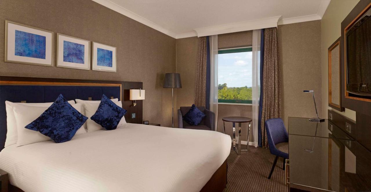 DoubleTree by Hilton Woking photo