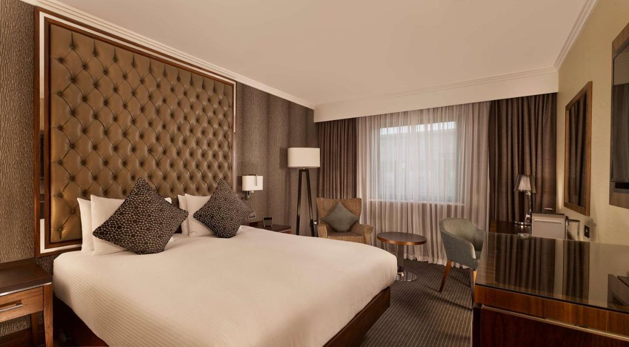 DoubleTree by Hilton Woking photo