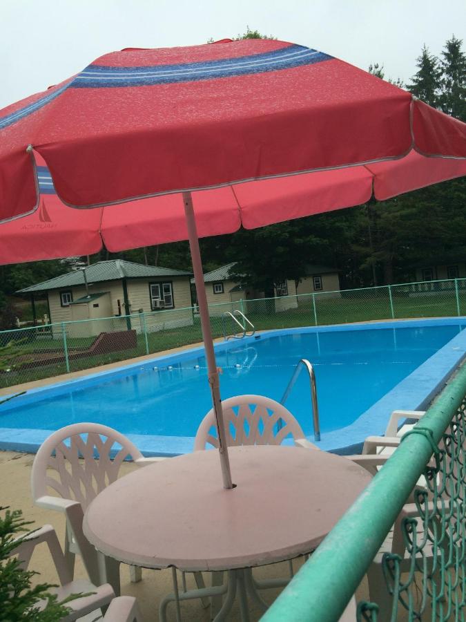 Perry's Motel and Cottages — photo 13