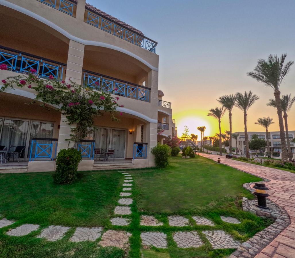 Ivy Cyrene Island Resort photo