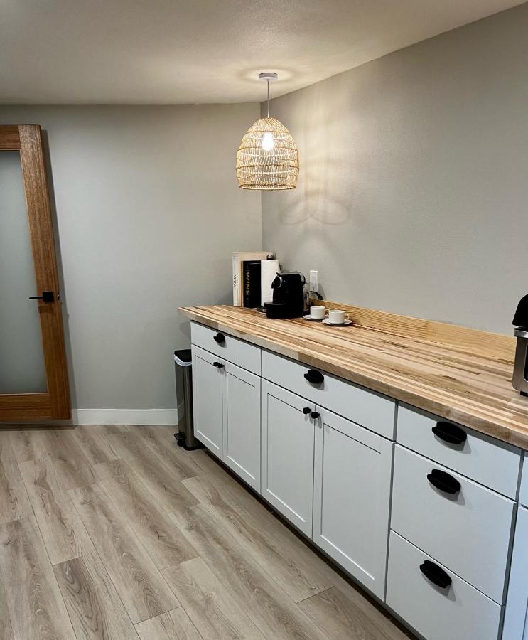 NEW Modern apt w/pool & hot tub in nature - 5