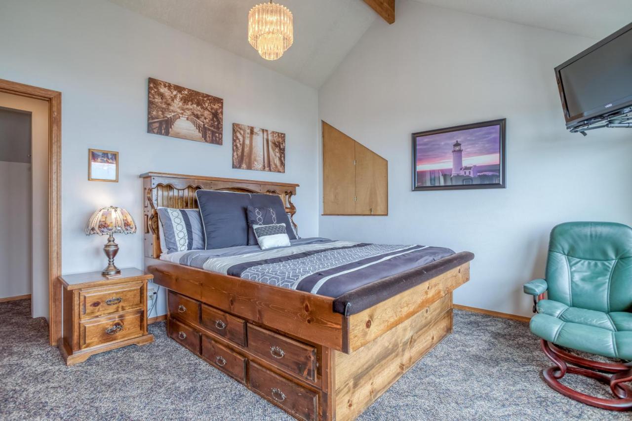 Hide-A-Way Ocean Suites — photo 19