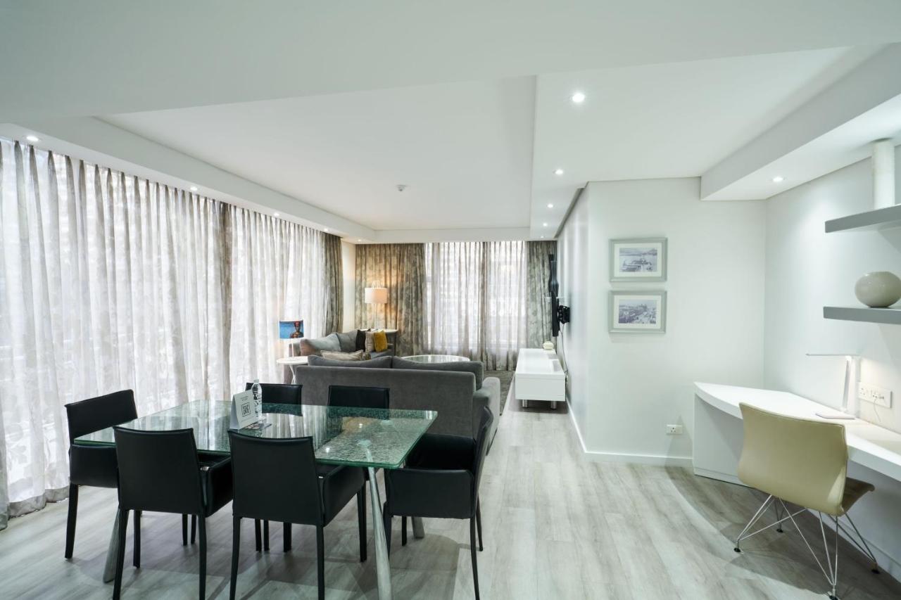 Protea Hotel by Marriott Cape Town North Wharf - 3
