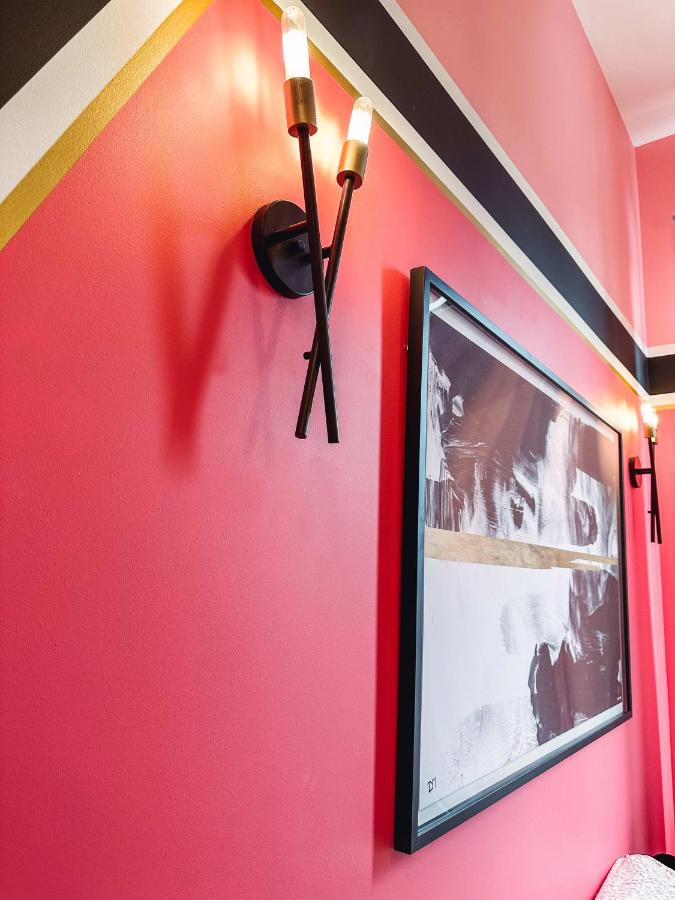 Dolly's Glam Getaway - Glittering Gem Near Broadway - 4