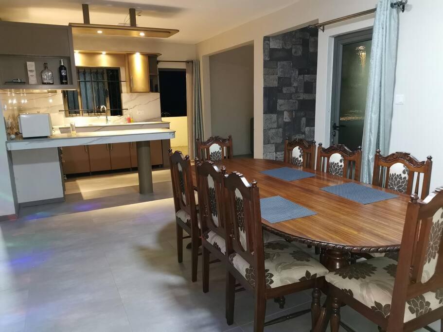 Three bedrooms House on first floor and access to swimming pool - 2