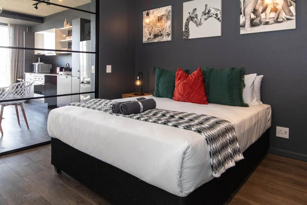 7th Floor Wex1 703 - 5