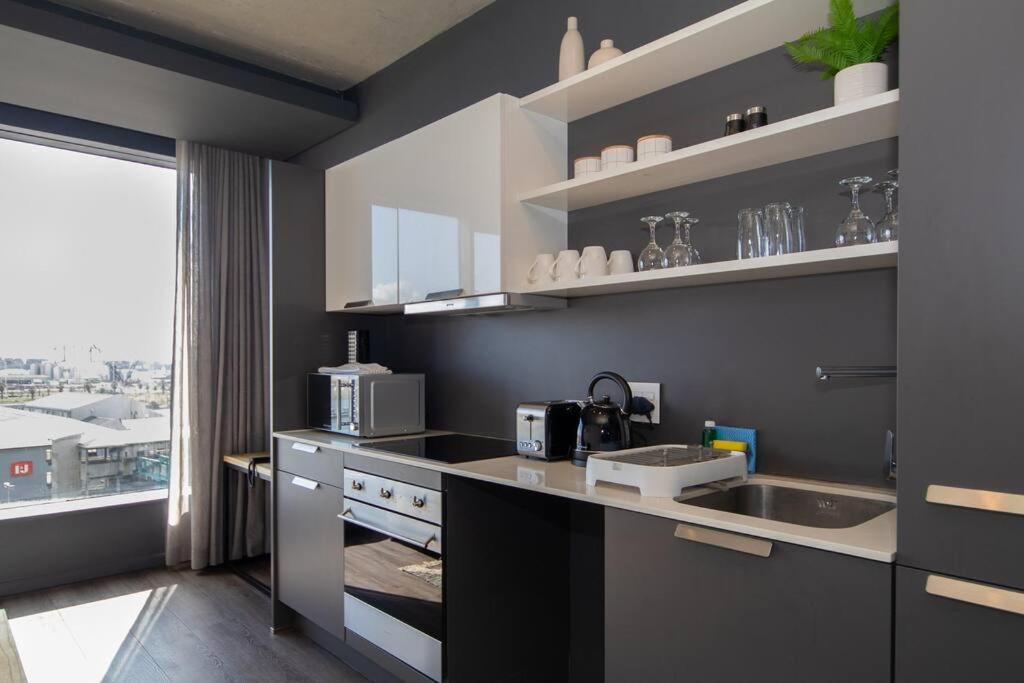 7th Floor Wex1 703 - 4