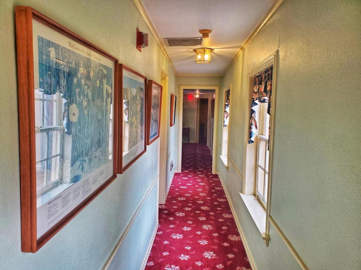 Montague Inn — photo 16