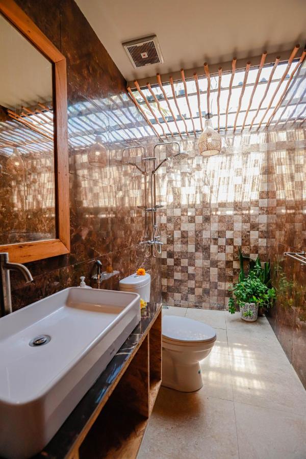 Neo Bintang Bungalow Cafe and Pool - 3