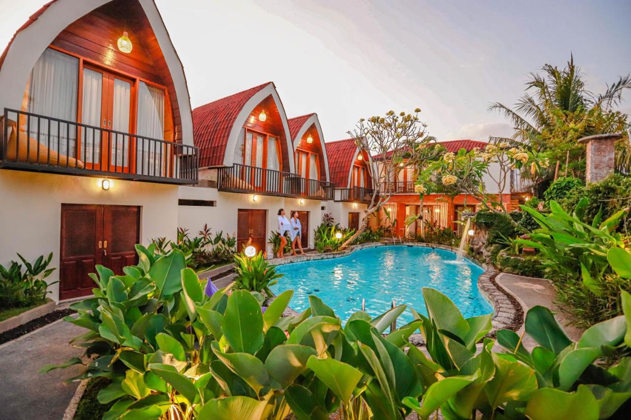 Neo Bintang Bungalow Cafe and Pool - 4