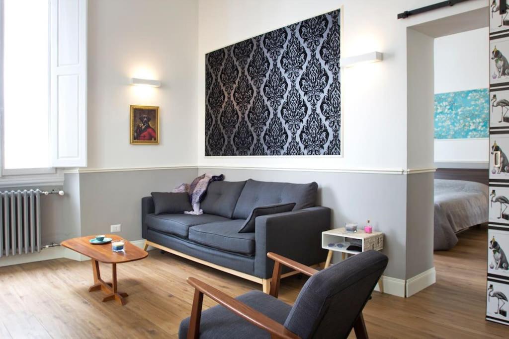 Dandy Suite on the Arno River