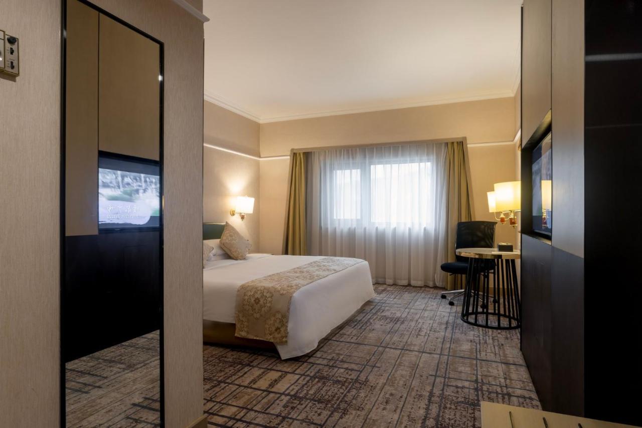 Metropark Lido Hotel Beijing photo