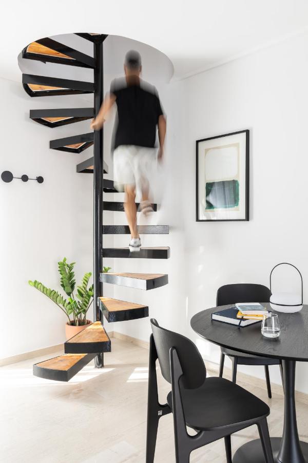 Elliot Neapoli, Athens - 4