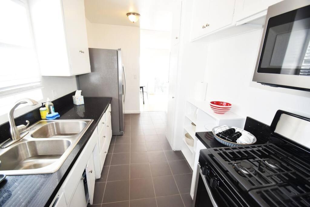 Hollywood Business Apartments — photo 21
