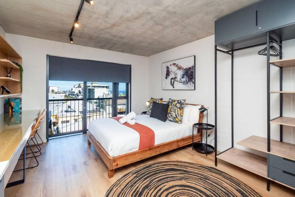 Luxury Studio with Ocean Views and Rooftop Pool - 2