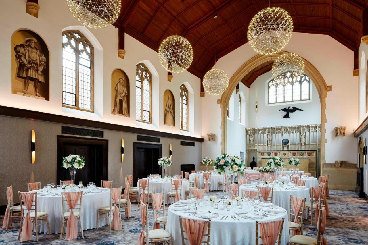 Hanbury Manor Marriott Hotel & Country Club photo
