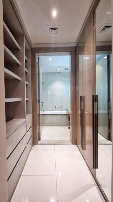 Luxury Paramount Hotel Apt B666 - 3