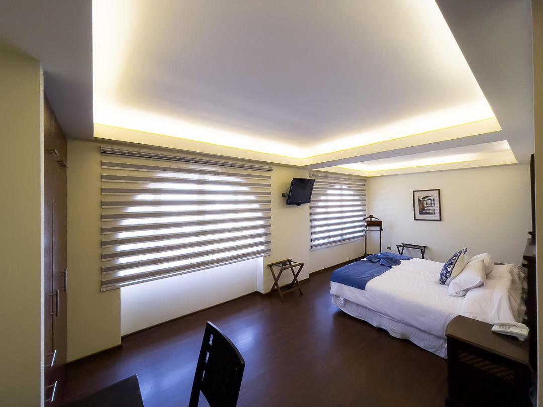 AVANTI HOTEL & CONVENTION CENTER photo