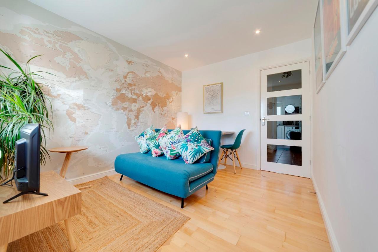 Pass the Keys Modern & Spacious 1 Bed Terrace with Free Parking - 5