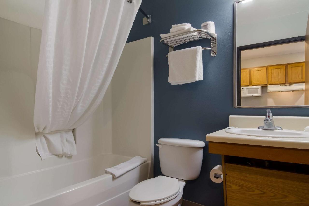WoodSpring Suites Jacksonville I-295 East — photo 14