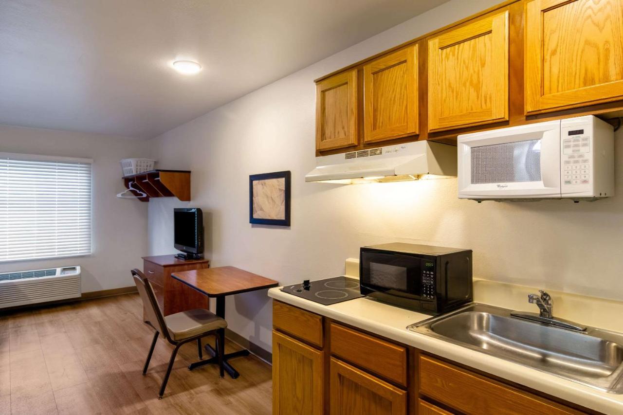 WoodSpring Suites Jacksonville I-295 East — photo 18