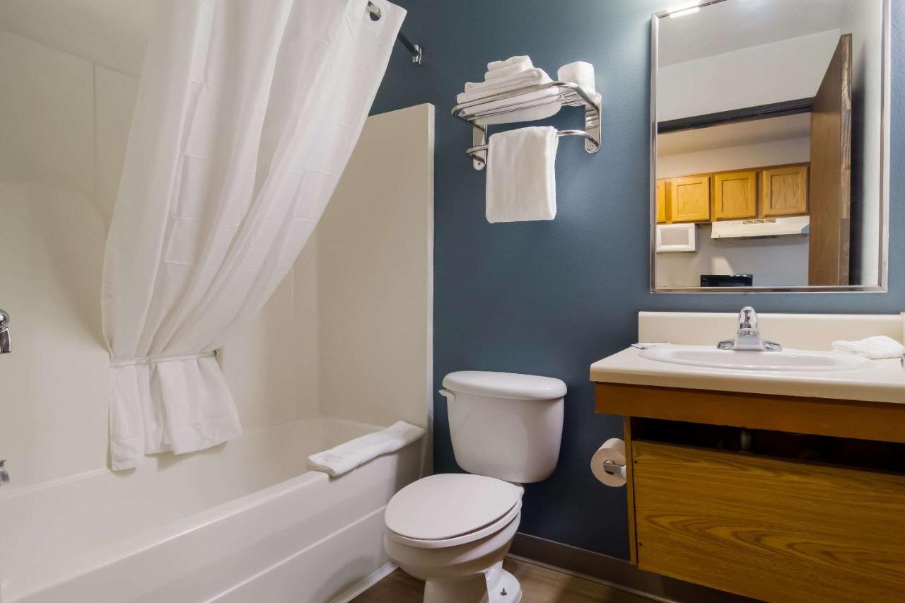 WoodSpring Suites Jacksonville I-295 East — photo 8