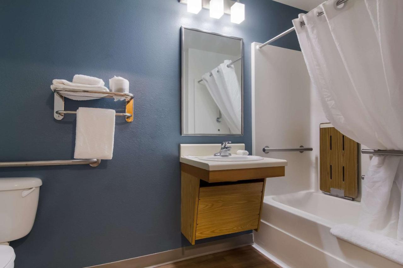 WoodSpring Suites Jacksonville I-295 East — photo 23