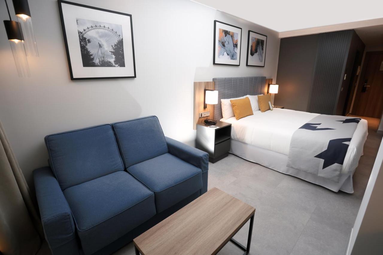 Family Deluxe - No Window