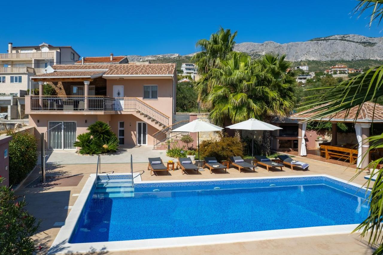 Villa Antura with private heated 50sqm pool, 3 bedrooms, 3 bathrooms, and gym photo